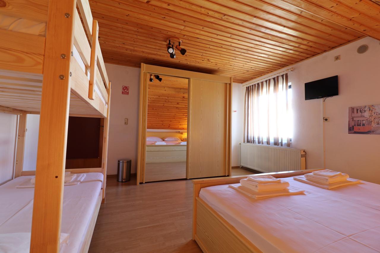 Bed and Breakfast Casa 193 Motorcycle Friends Sibiu Esterno foto