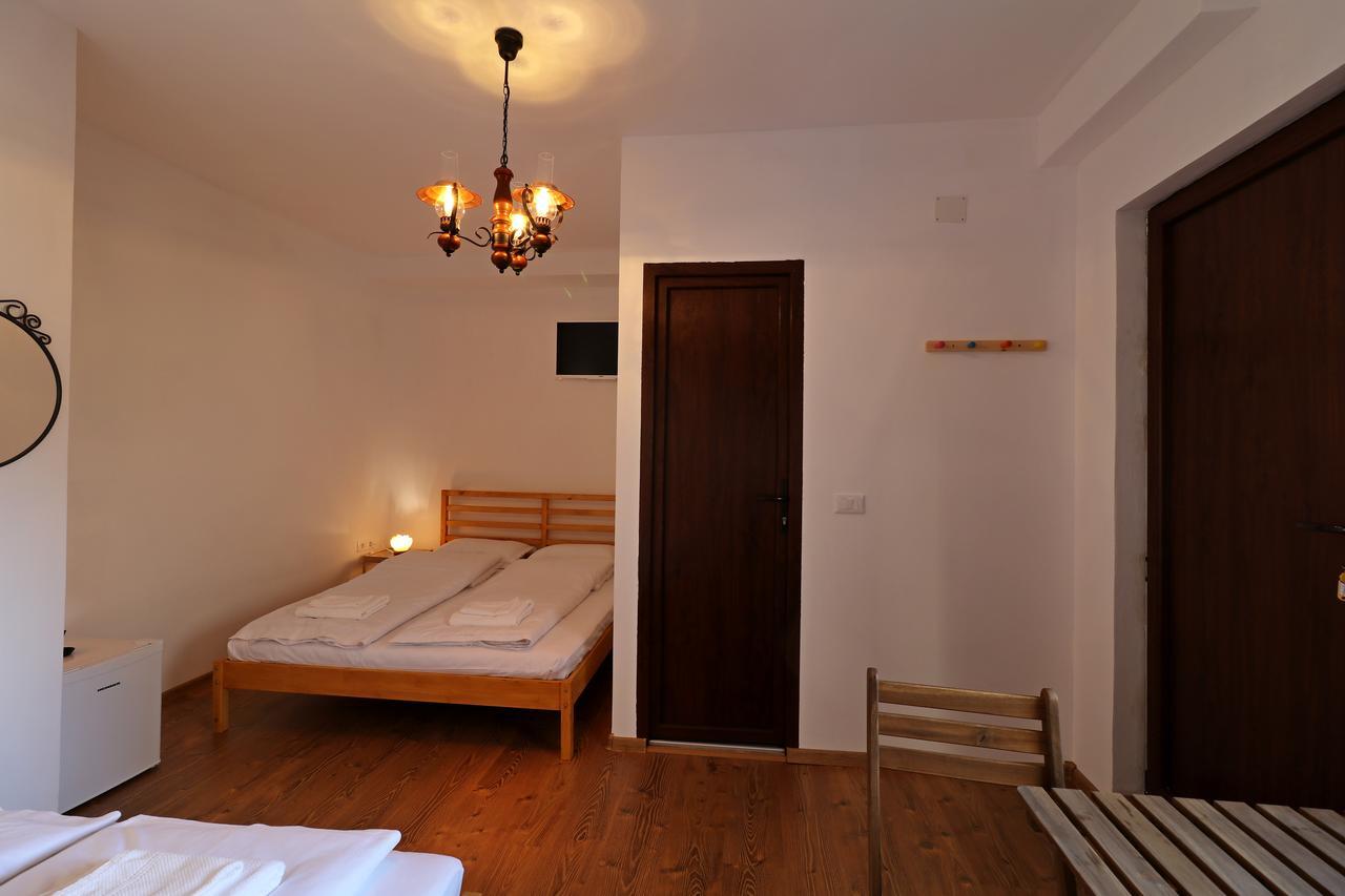 Bed and Breakfast Casa 193 Motorcycle Friends Sibiu Esterno foto